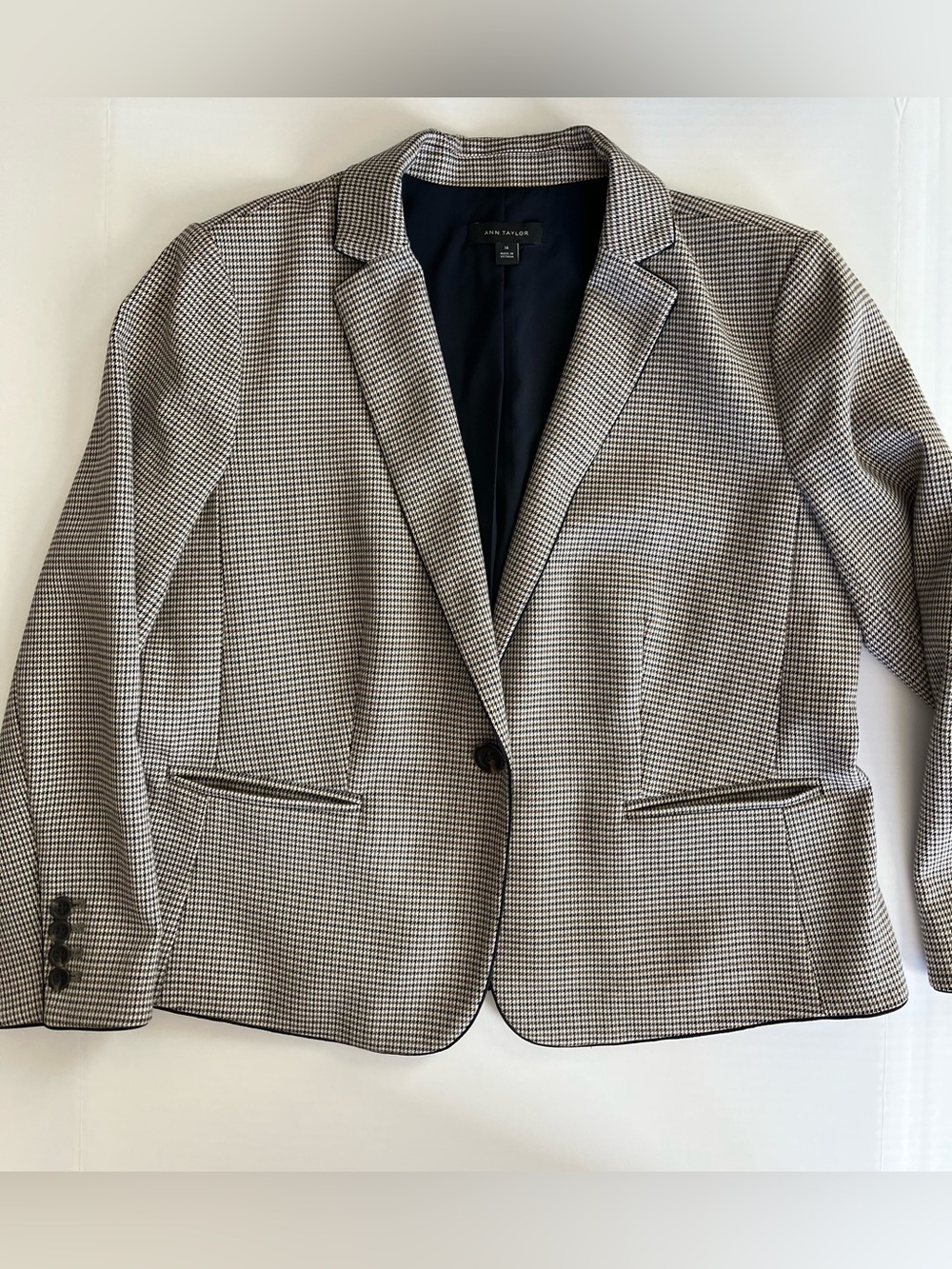 NWOT Ann Taylor Houndstooth Single Button Jacket with Pockets in Black and Tan